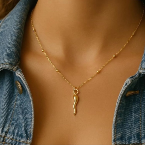 NEW 14K Gold Plated Italian Horn Necklace - Picture 2 of 3